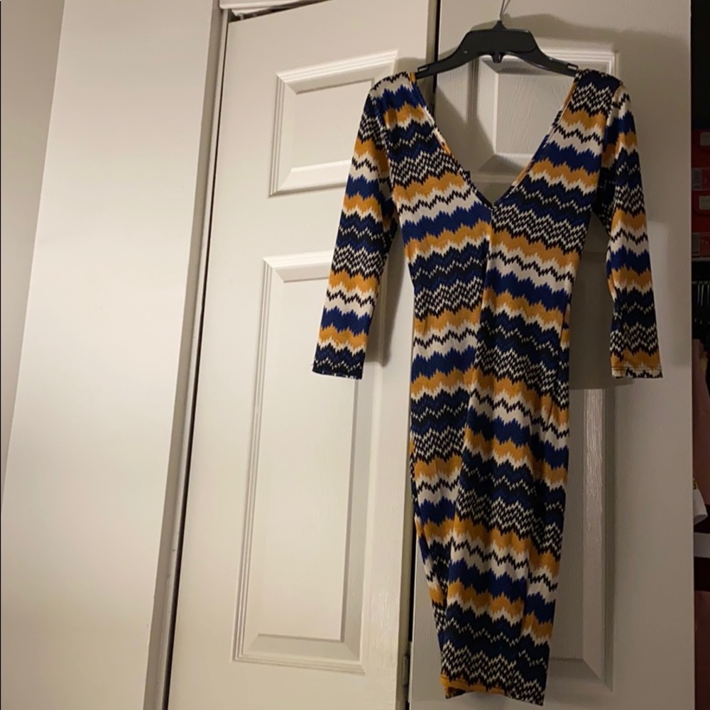 FASHION NOVA DRESS - Picture 5 of 5